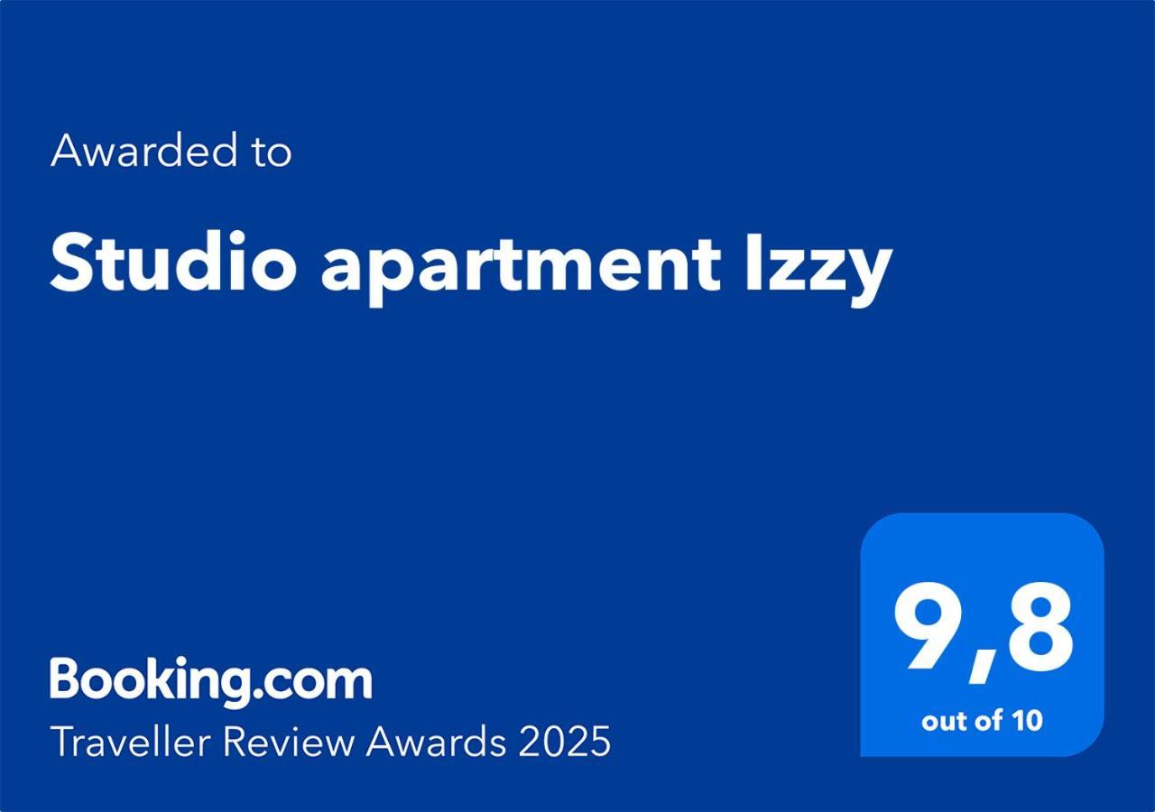 Studio Apartment Izzy Kaštela Kültér fotó